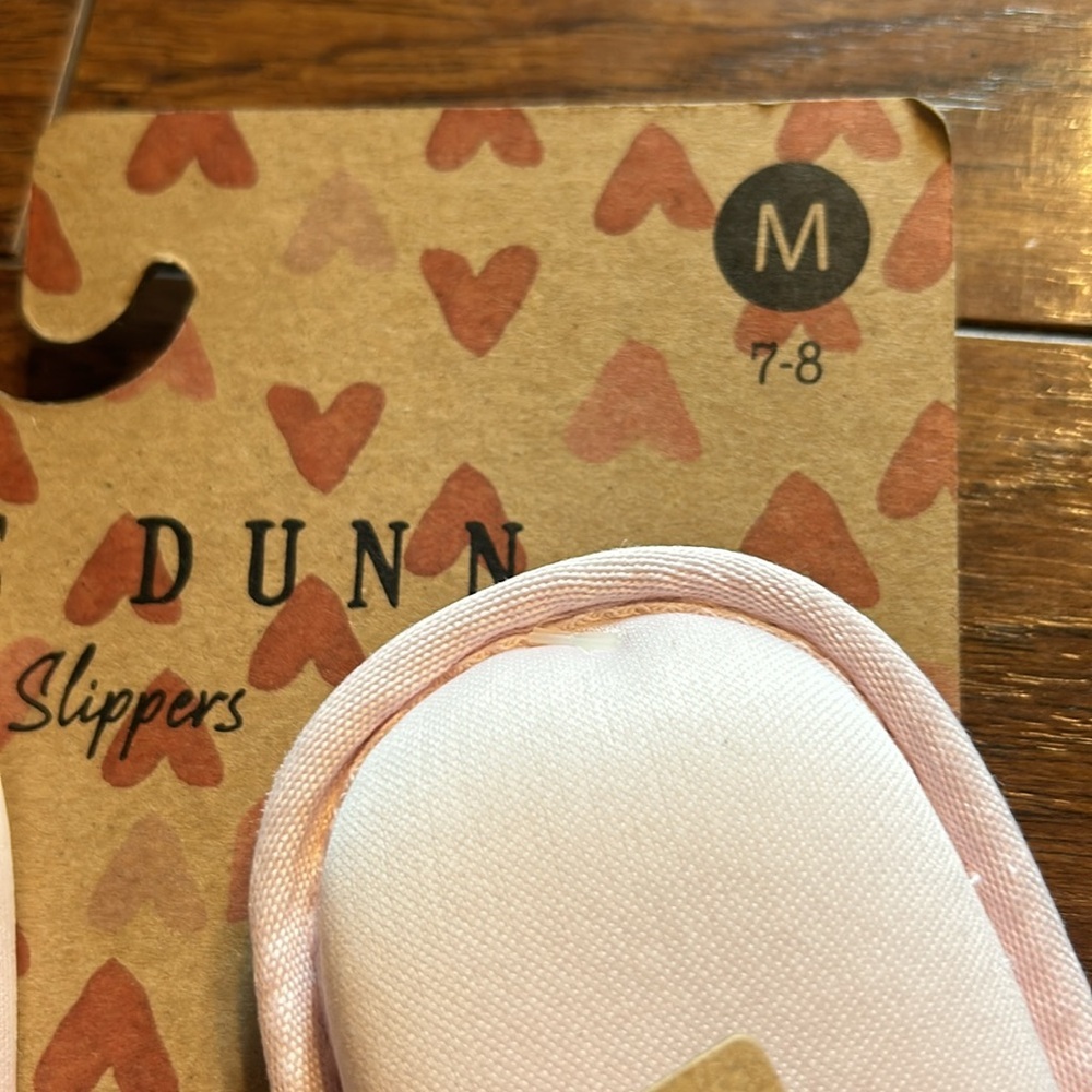 RAE DUNN Women’s slipper fuzzy red slides NWT - Picture 7 of 8